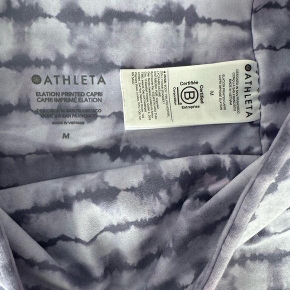 Athleta Elation Printed Capri Tight, Tahiti Dusk Purple Medium - Picture 2 of 4